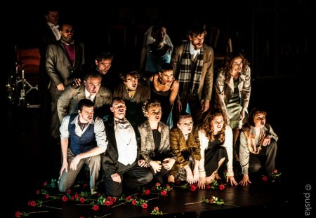 Szereplők a Mephisto című darabban a Nemzeti Színházban