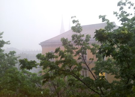 Szakadó eső Budapest 7. kerületében 2013. május 6-án (Fotó: Mészáros Márton)