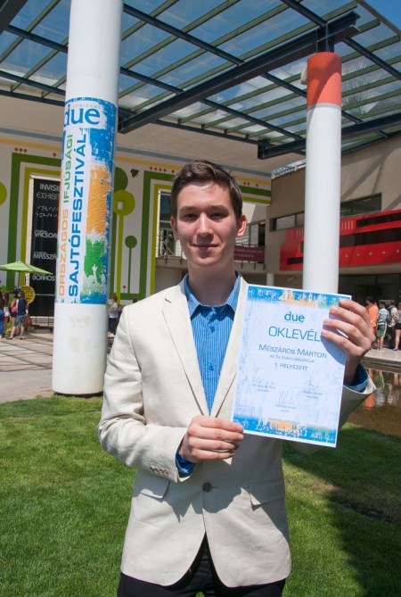 "Az év diákújságírója" oklevéllel a XX. Országos Ifjúsági Sajtófesztiválon 2013. május 10-én
