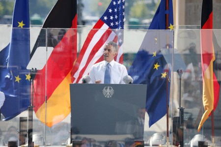 Barack Obama amerikai elnök beszédet mond a Brandenburgi Kapu előtt Berlinben 2013. június 19-én