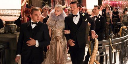 Leonardo DiCaprio, Carey Mulligan és Joe Edgerton A nagy Gatsby (The Great Gatsby) című film egyik jelenetében