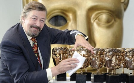 Stephen Fry brit humorista, író, színész