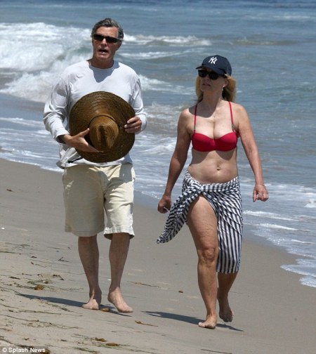 Jessica Lange Oscar-díjas amerikai színésznő a malibui tengerparton 2013. július 13-án