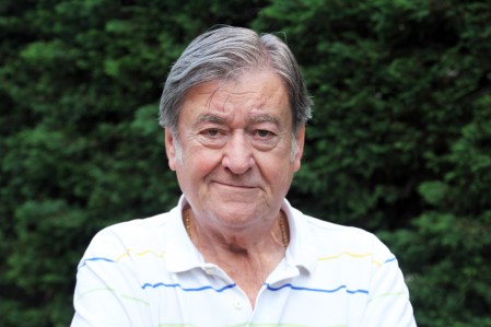 Koós János magyar táncdalénekes budai otthonában 2013. július 9-én (Fotó: Mészáros Márton)