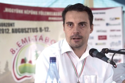 Vona Gábor, a Jobbik elnöke az  Erdélyi Magyar Ifjak (EMI) táborában Borzonton 2013. augusztus 11-én