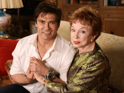 A 90 éves Jeraldine Saunders írónő és párja, Donaldo Monroy