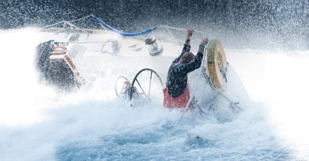 Robert Redford amerikai színész a Minden odavan (All is Lost) című film egyik jelenetében