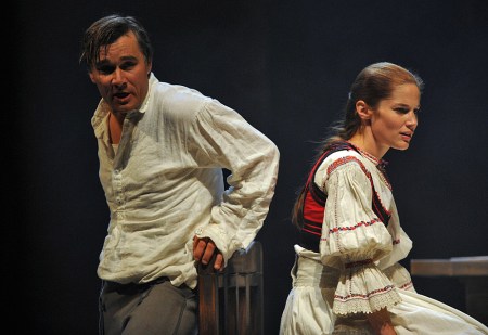 Trill Zsolt és Martinovics Dorina színművészek a Vitéz lélek című darabban