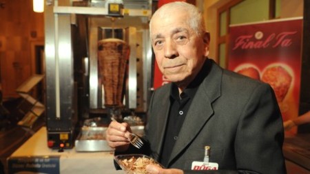 Kadir Nurman (1933-2013), a döner kebab feltalálója