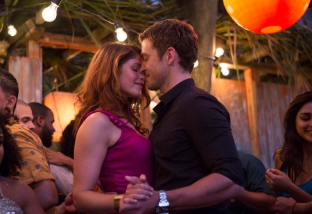 Gemma Arterton brit színésznő és Justin Timberlake amerikai színész a Vakszerencse (Runner, Runner) című film egyik jelenetében