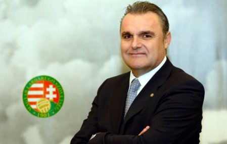 Pintér Attila a magyar labdarúgó-válogatott új szövetségi kapitánya Telkiben 2013. december 19-én