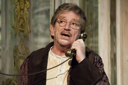 Kern András színművész az Illatszertár című színdarabban