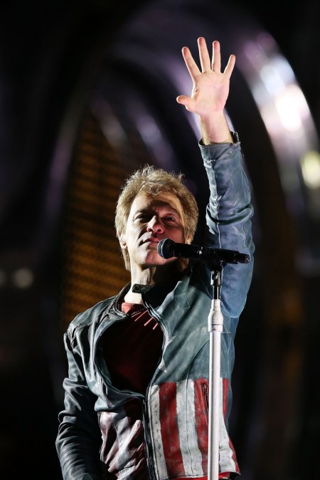 Jon Bon Jovi amerikai énekes konertet ad Melbourneben 2013. december 7-én