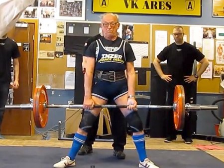 A dán Svend Steensgaard 130 kilogrammot emel (Forrás: People, 2014. 02. 19.)