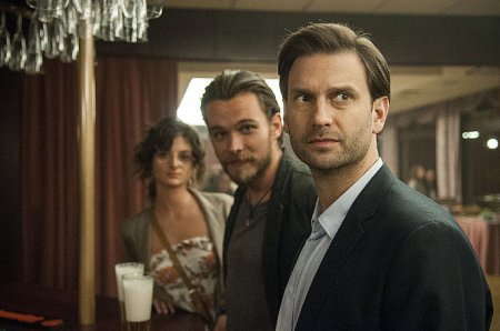 Jordán Adél, Lengyel Tamás és Simon Kornél a Megdönteni Hajnal Tímeát című film egyik jelenetében