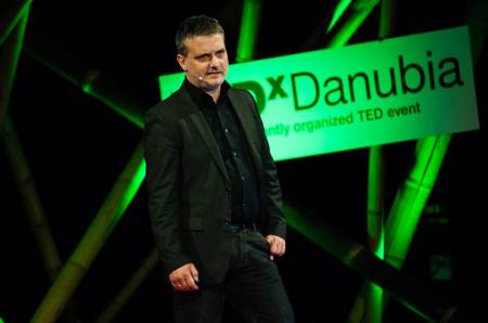 Nyáry Krisztián író az Uránia Nemzeti Filmszínházban tart előadást 2014. május 22-én