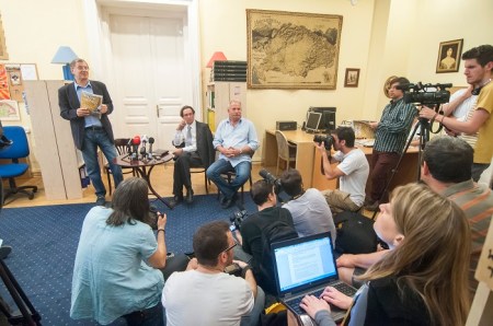 A Magyar Krónika bemutatója a Demokrata szerkesztőségében 2014. június 4-én