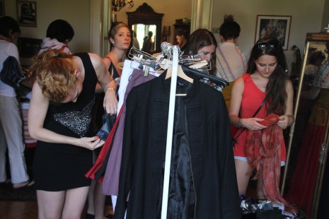 Lakásvásár Juhász Anna budapesti otthonában 2014. június 28-án (Fotó: Mészáros Márton)