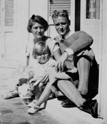 F. Scott Fitzgerald amerikai író és felesége, Zelda lányukkal, Frances Scott Fitzgeralddal